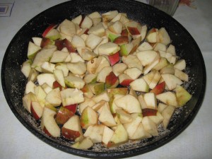 Пирог с яблоками быстрый